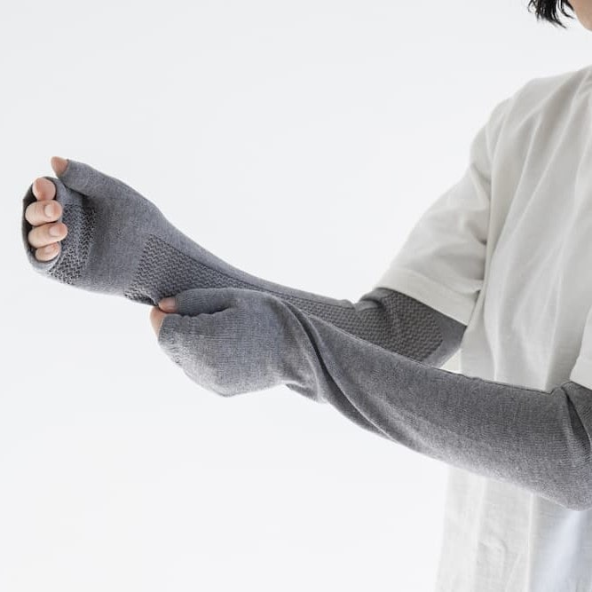 涼しさとフィット感を追求したアームカバー（ライトグレー） ライトグレー