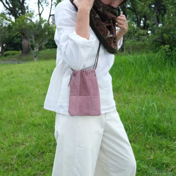 国産ジビエ鹿革 スマホポシェット 紅杉 1個