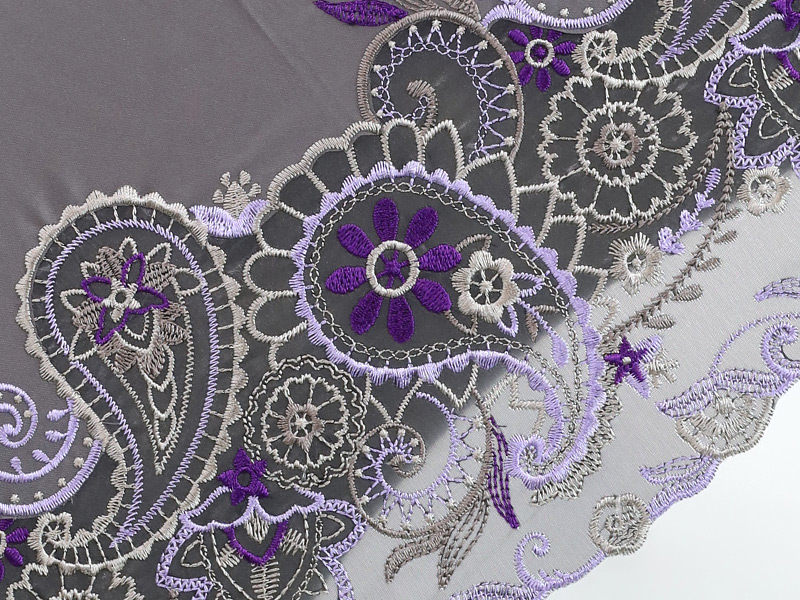 ペイズリー更紗刺繍 かわず張り晴雨兼用ショート折日傘　グレー 折日傘　グレー