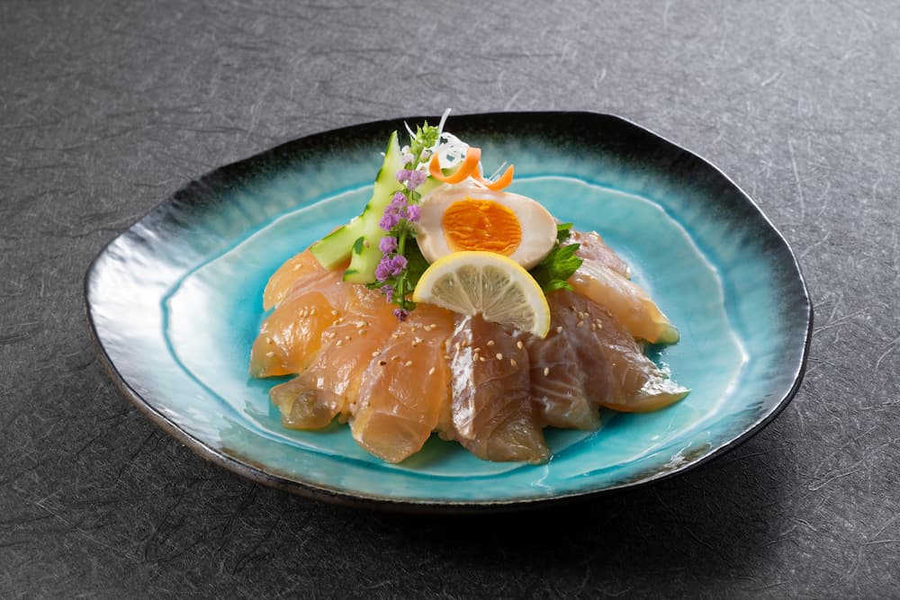 ご飯にのせるだけ!手軽に贅沢、白身魚の漬け丼 白身魚の漬け丼