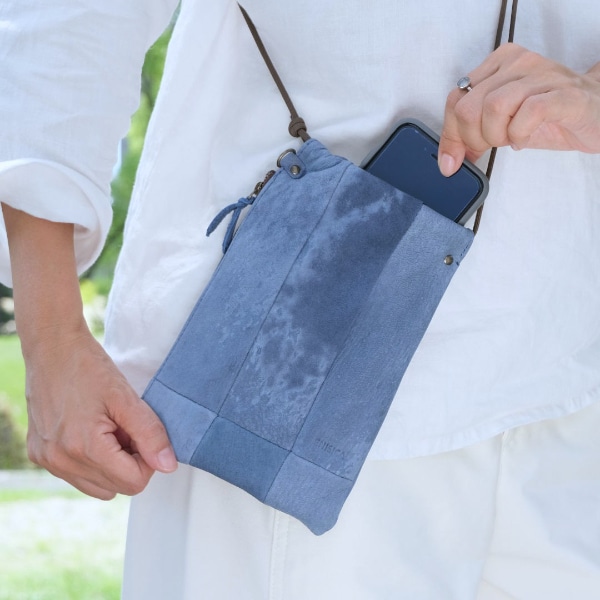 国産ジビエ鹿革 スマホポシェット ラムネ 1個