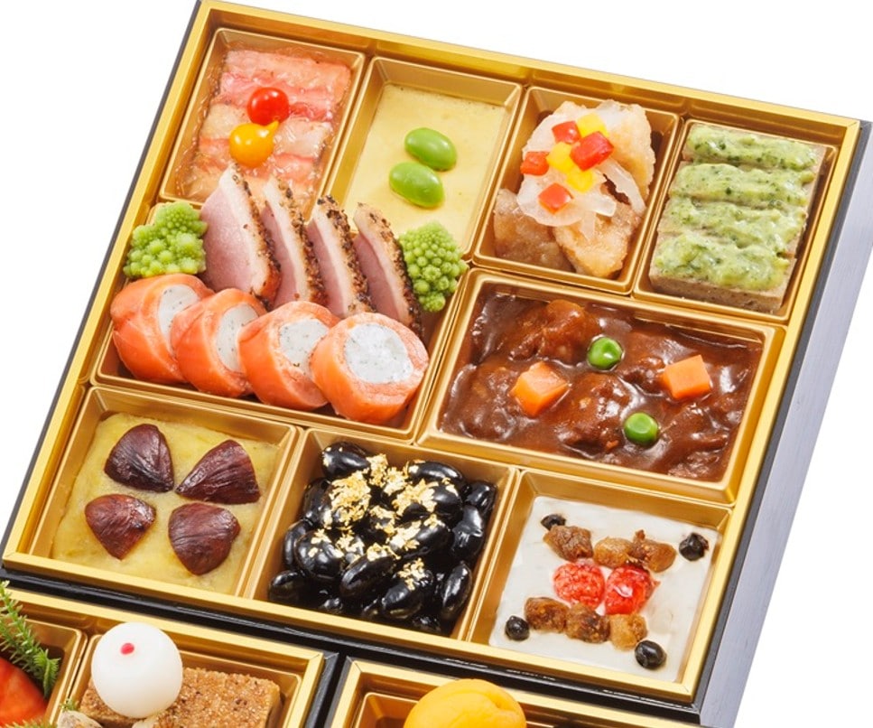  [千里山荘]おせち料理 三段重 (4人前)
