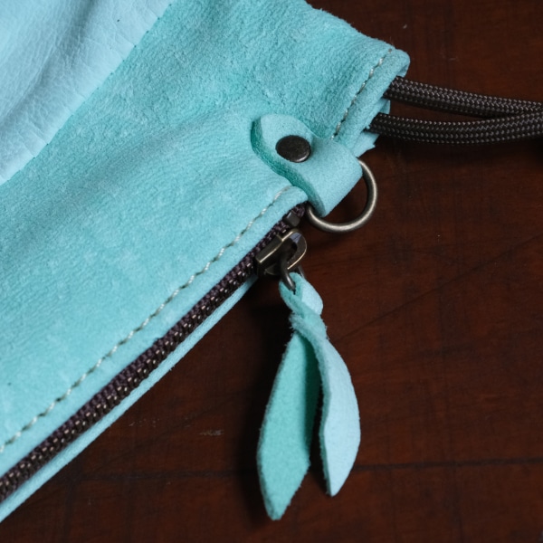 国産ジビエ鹿革 スマホポシェット ラムネ 1個