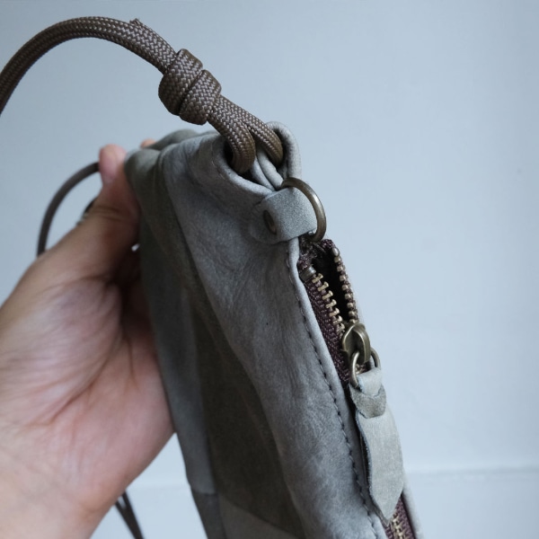 国産ジビエ鹿革 スマホポシェット 古墨 1個