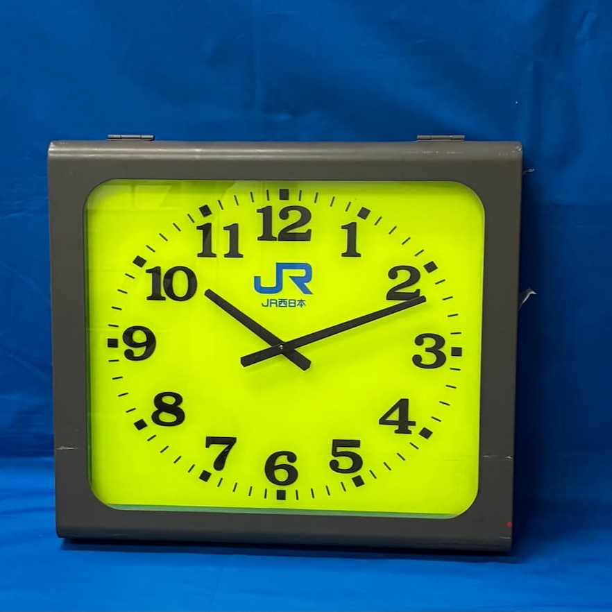 【JR西日本公式】電気子時計A(弁天町駅)南口改札内