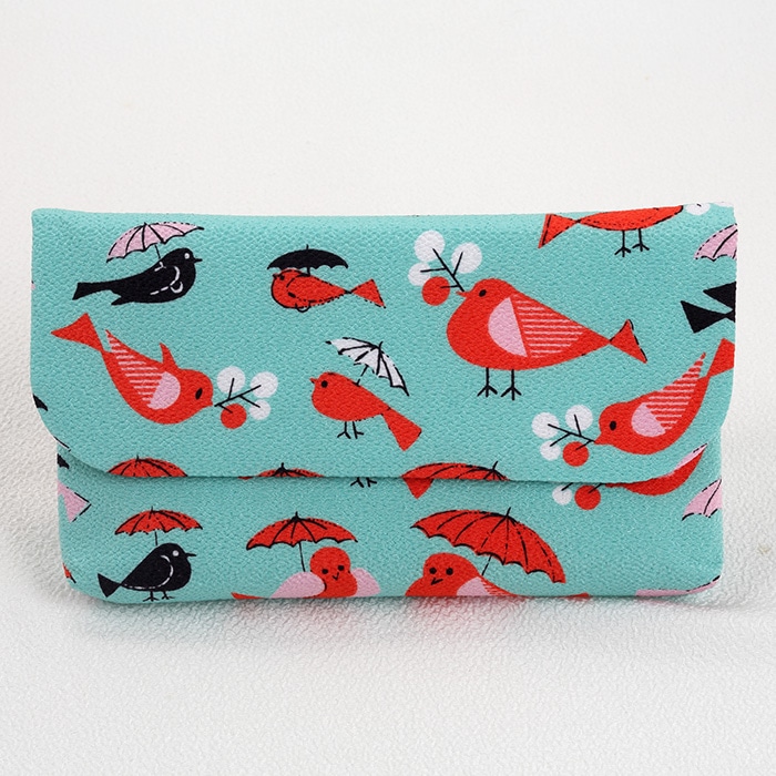 伝統和小物 一色ちりめんの被せポーチ(コトリ グリーン)