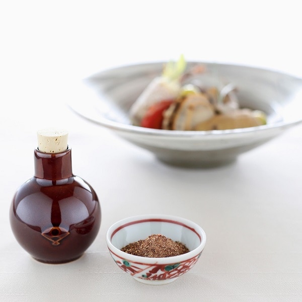 料亭の粉しょうゆギフトボックス(赤巾着+陶器) 2g×16袋