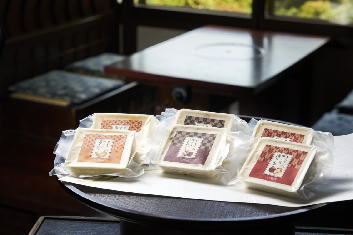 フルーツ入りクリームチーズ3個セット特徴1の画像